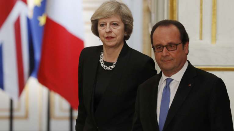 Ολάντ: Κατανοούμε ότι η Βρετανία χρειάζεται χρόνο για το Brexit