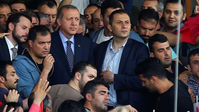 Πρότειναν στον Ερντογάν να διαφύγει σε ελληνικό νησί