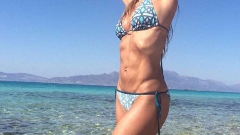 Mama mia! Τεσσάρων παιδιών και Ελληνίδα