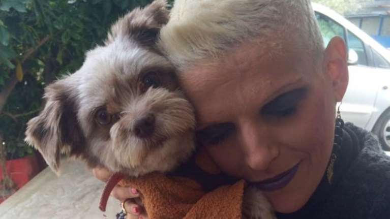 Εσπευσμένα στο νοσοκομείο η Νανά Καραγιάννη - Δίνει μάχη για τη ζωή της