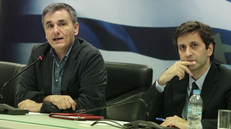 Τι απαντάει το ΥΠΟΙΚ για το κόστους του 3ου Μνημονίου