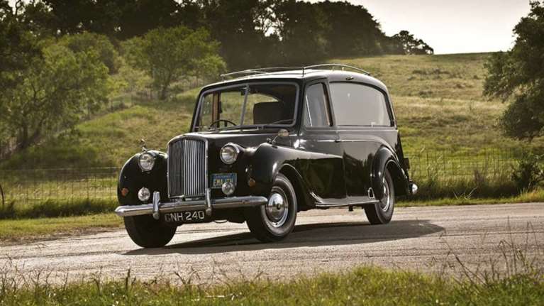 Σε δημοπρασία το  Austin Princess του Τζον Λένον