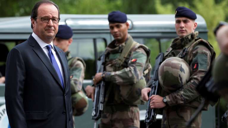 Ολάντ: Οι δράστες στην εκκλησία ήταν τρομοκράτες του ISIS