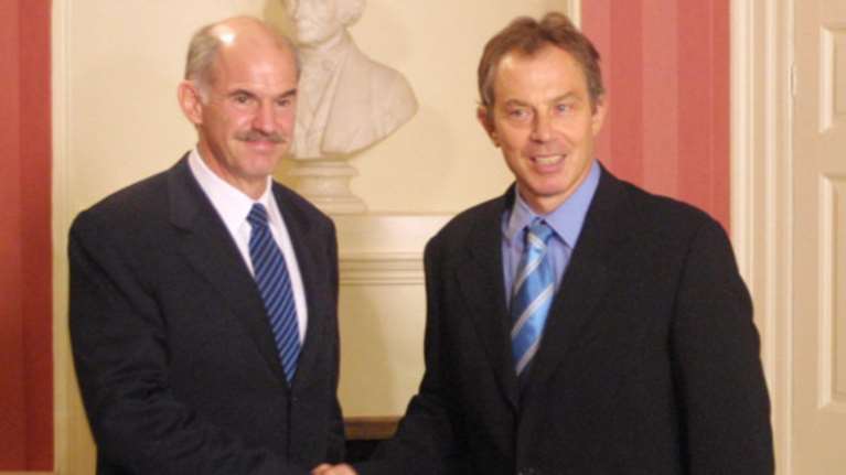 Στην Ίο για διακοπές ο Τόνι Μπλερ μαζί με τον Γιώργο Παπανδρέου