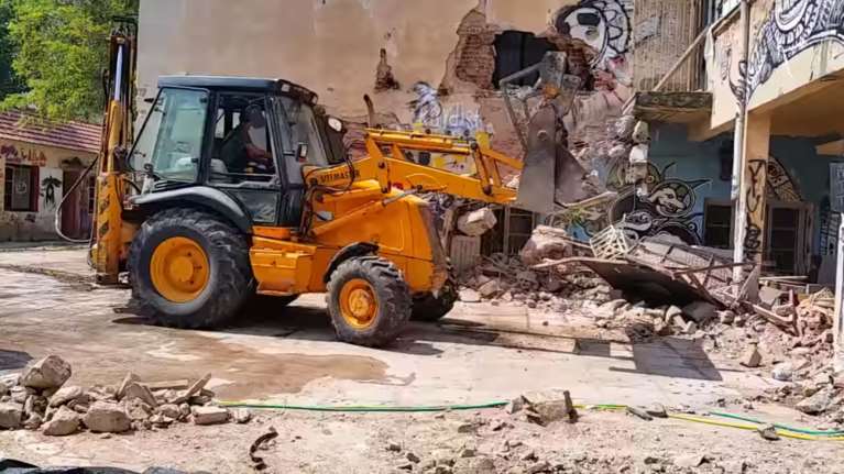 Εμπρηστική επίθεση σε κατασκευαστική που εμπλέκεται με τις καταλήψεις