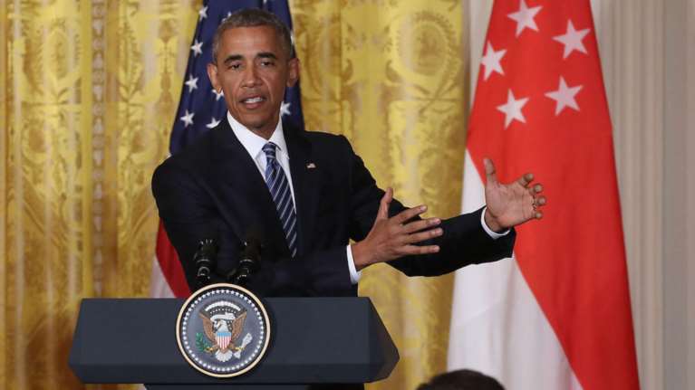 Σκληρή επίθεση Ομπάμα κατά Τραμπ: Είναι ακατάλληλος για πρόεδρος