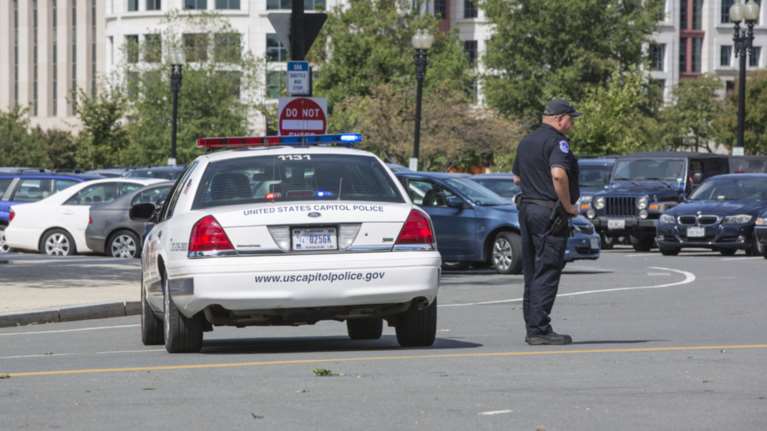 Αστυνομικός συνελλήφθη για σχέσεις με τζιχαντιστές του ISIS