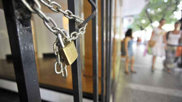 Στο ΦΕΚ η απόφαση για «λουκέτο» σε επιχειρήσεις που δεν κόβουν αποδείξεις