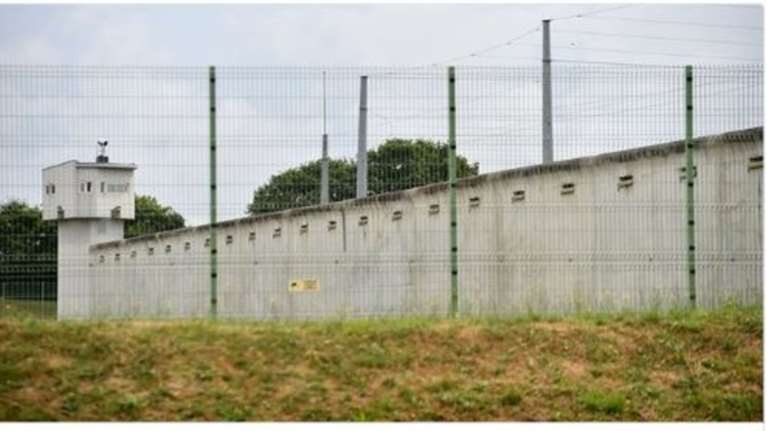 Εληξε η ομηρία φύλακα σε γαλλική φυλακή