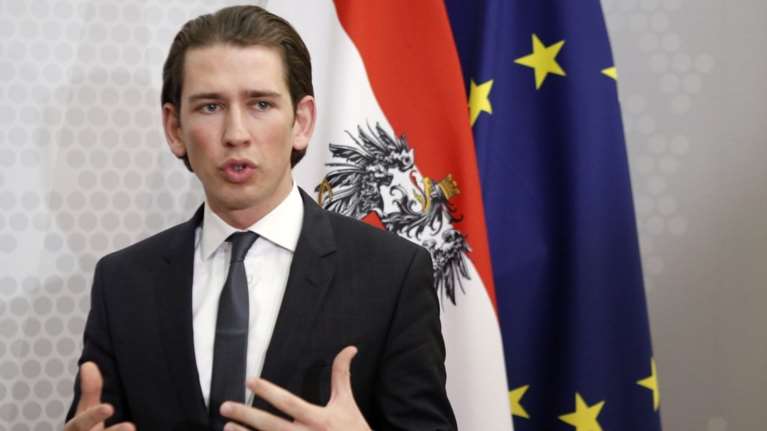 Κατάρρευση της συμφωνίας ΕΕ-Τουρκίας για τους πρόσφυγες &quot;βλέπει&quot; η Αυστρία