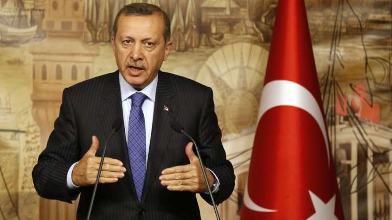Ερντογάν: Απειλεί την Ευρώπη με ματαίωση της συμφωνίας για τους πρόσφυγες