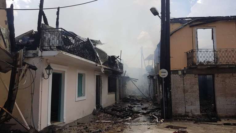 Μεγάλη καταστροφή στο παλιό κέντρο της Λευκάδας  - φωτό και video-