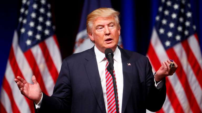 Σε αδιέξοδο ο Τραμπ αναζητά μετριοπαθές αφήγημα