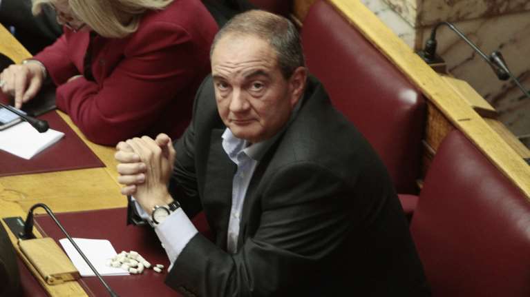 Κύκλοι Καραμανλή: Κουτσομπολιά πεζοδρομίου τα περί στήριξης Τσίπρα