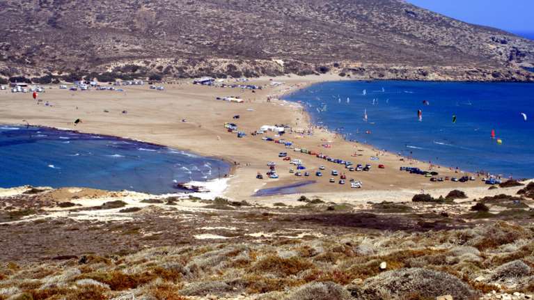 Το νησί που το καλοκαίρι γίνεται χερσόνησος