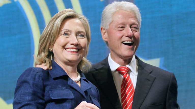 Πόσα εκατομμύρια δολάρια πλήρωσαν σε φόρους η Χίλαρι και ο Μπιλ Κλίντον
