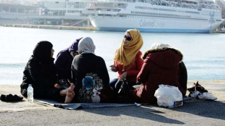 Αναστάτωση στην Κρήτη για τη μεταφορά 5.000 προσφύγων