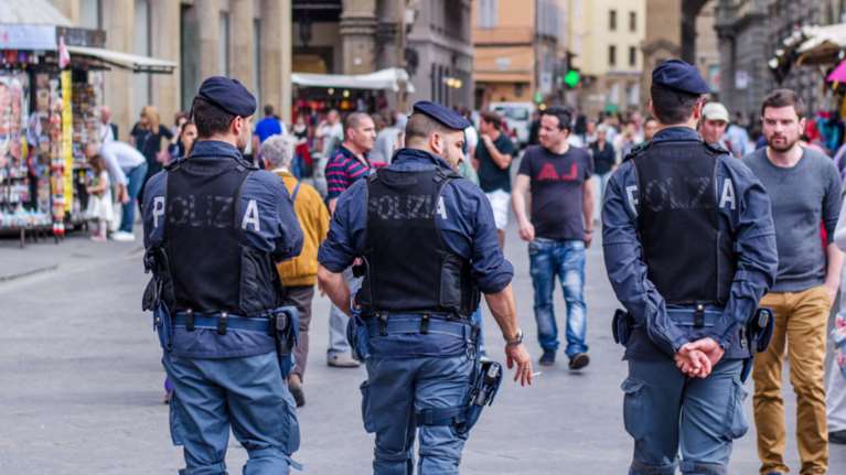 Κόκκινος συναγερμός στην Ιταλία για «μοναχικούς λύκους»