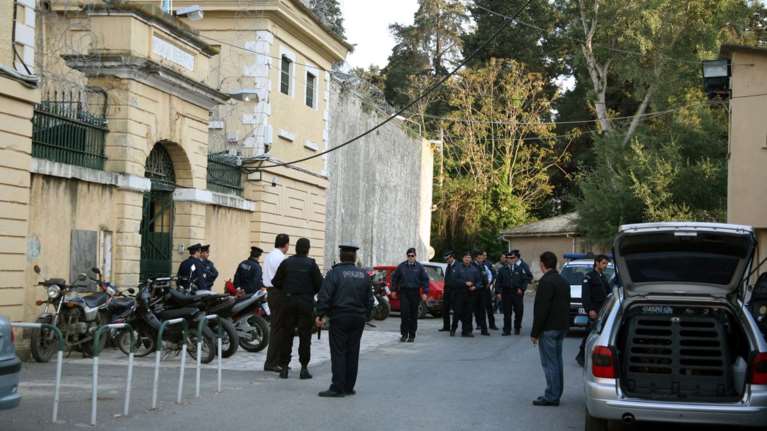 Είχαν αυτοσχέδια μαχαίρια μέσα στις φυλακές Κέρκυρας