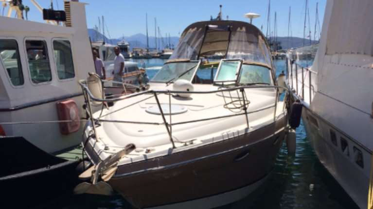 Αυτό είναι το ταχύπλοο που προκάλεσε το θάνατο 4 ανθρώπων στην Αίγινα-φωτό