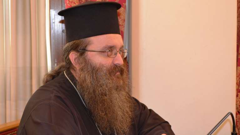 Ο Μητροπολίτης Χίου εναντίον πολιτικών και προσφύγων