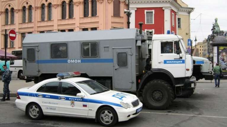Νεκρός αστυνομικός από επίθεση ενόπλου στη Μόσχα