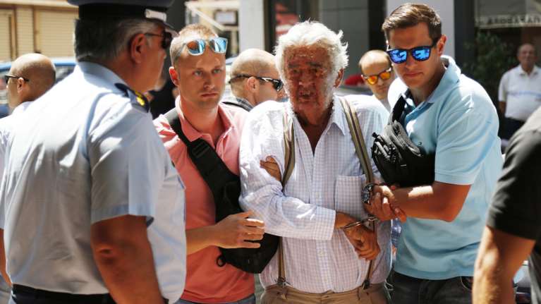 Τα ρίχνει στη λάντζα: Το Αντωνία εμφανίστηκε αιφνιδίως!