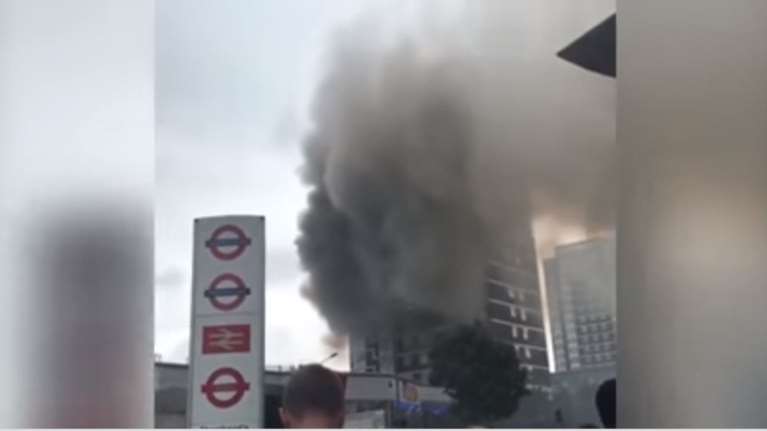 Λονδίνο: Συναγερμός από φωτιά σε 19όροφη πολυκατοικία