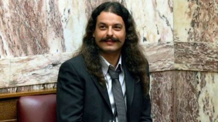 Ξυλοκόπησε αστυνομικό ο χρυσαυγίτης βουλευτής Μπαρμπαρούσης