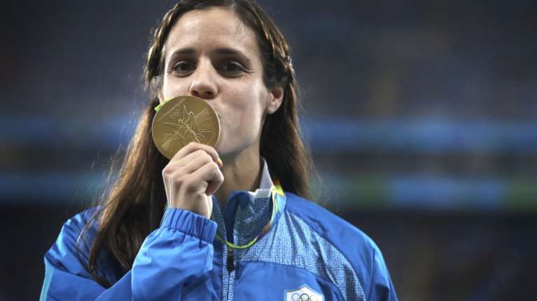 Η «Αυγή» του ΣΥΡΙΖΑ σπεύδει να «νουθετήσει» και την Στεφανίδη