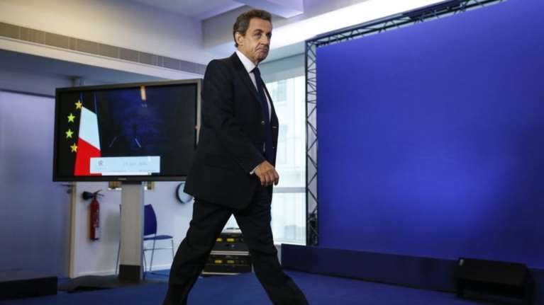 Ο Σαρκοζί τα δίνει όλα για την επιστροφή του