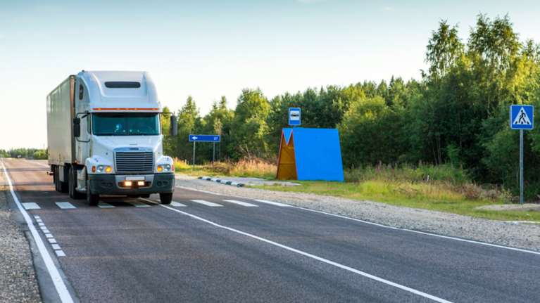 Πρόστιμο 1.000 ευρώ για τα φορτηγά που γλιτώνουν διόδια