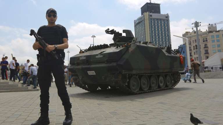 Στη Σάμο Τούρκος αξιωματικός που μετείχε στο πραξικόπημα;