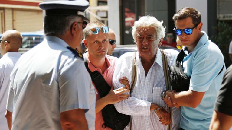 Τι αποκάλυψε φίλος του Λυκουρέζου για τα προβλήματά του