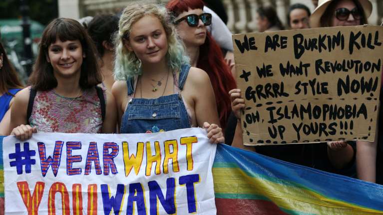 Διαμαρτυρία για την απαγόρευση του μπουρκίνι στη Γαλλία