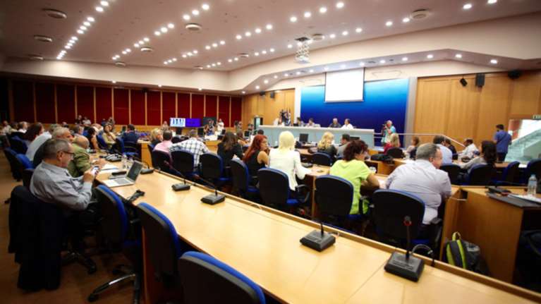 Ενταση στην πρόβα τζενεράλε για τις τηλεοπτικές άδειες