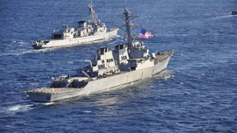 Πυρά αμερικανικού πλοίου εναντίον ιρανικού ταχύπλοου