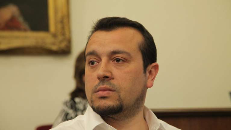 Ο Παππάς &quot;ευλογεί&quot; Καραμανλή, &quot;την πέφτει&quot; στη ΝΔ