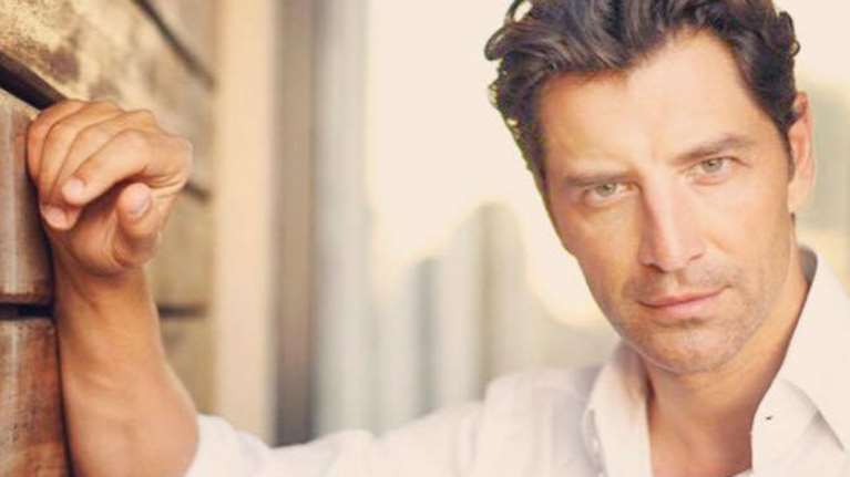 25 χρόνια Σάκης Ρουβάς σε ένα νοσταλγικό βίντεο - το ανέβασε στο instagram