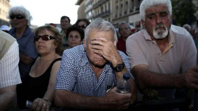 Νέο «ψαλίδι» στις επικουρικές συντάξεις την Παρασκευή