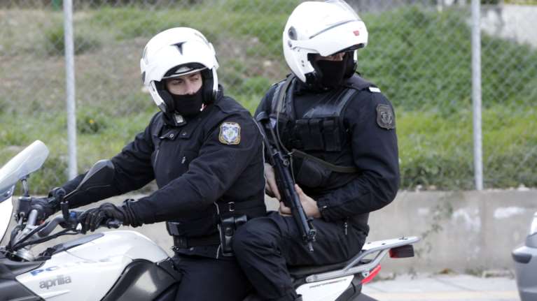 21 ετών Γερμανός σφαγίασε τον πατριό και...πέταξε για Θεσσαλονίκη.Συνελήφθη