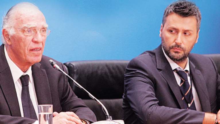 Αποχώρησε ο Καλλιάνος από την Ενωση Κεντρώων- Καρφιά για Λεβέντη