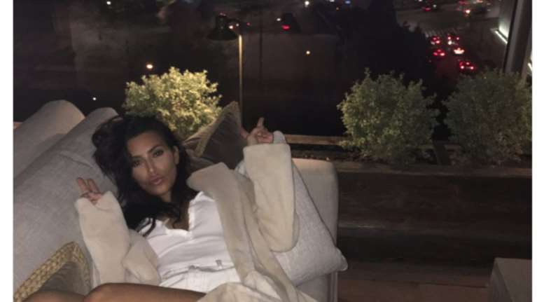 Η καυτή πόζα της Κιμ Καρντάσιαν σε ρετιρέ της Ν.Υόρκης