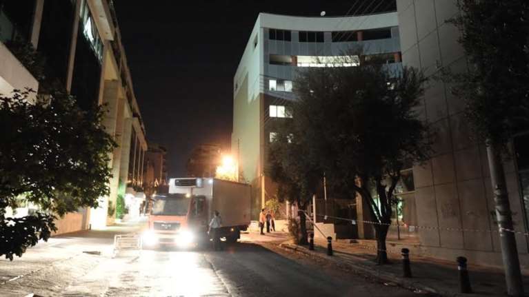 Στα χαρακώματα όλη τη νύχτα οι επίδοξοι καναλάρχες