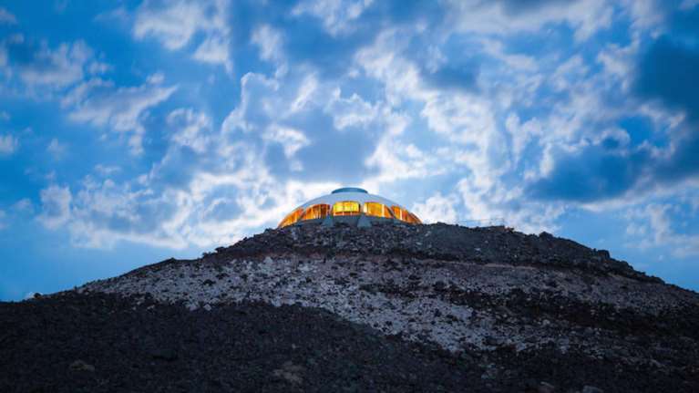 Αυτό το σπίτι βρίσκεται στην κορυφή ενός ηφαιστείου