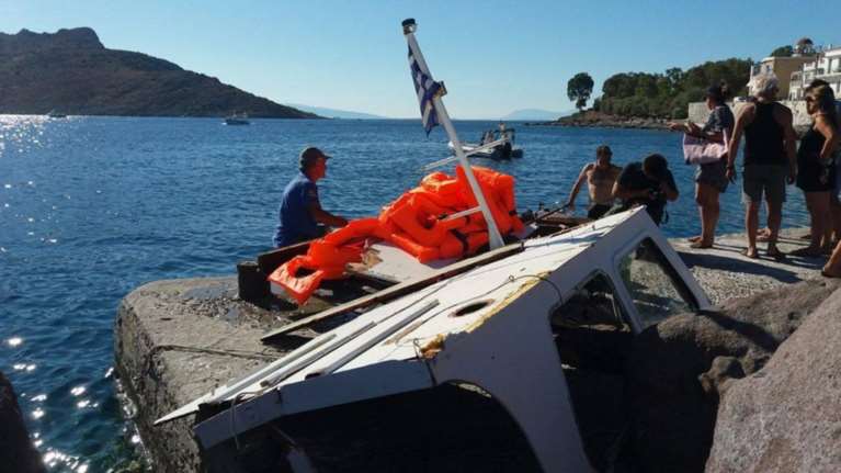 Δεν έμαθαν στην Αίγινα από την τραγωδία: Δεν φορούν σωσίβιο στα παιδιά