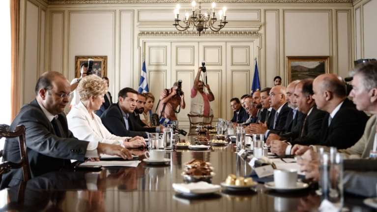 Τσίπρας σε φορείς: Κρίσιμοι οι επόμενοι πέντε μήνες