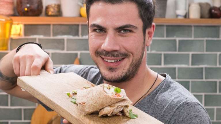 Ο Πετρετζίκης τρολάρει τα νέα κανάλια με Τάκη Τσουκαλά!