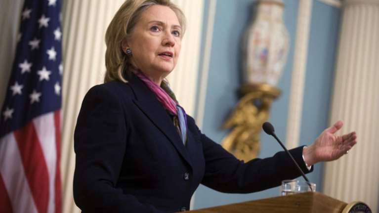 H Χίλαρι Κλίντον δεν θυμόταν τις οδηγίες για τα email λόγω διάσεισης