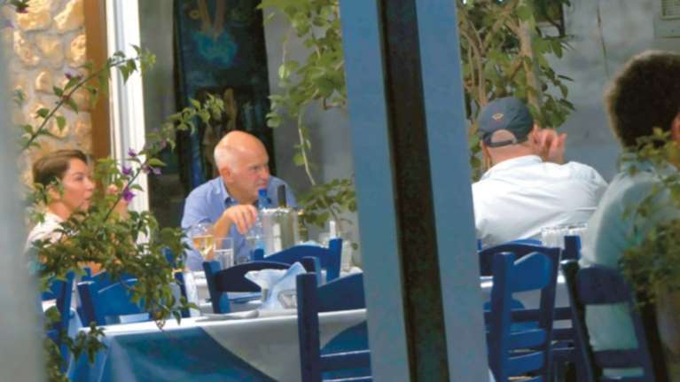 Ο Γ.Παπανδρέου η νέα σύντροφος και τα παιδιά τους